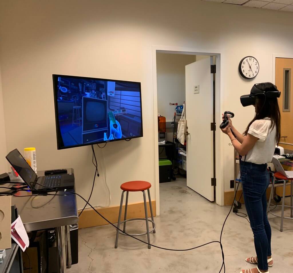 Staff member using VR in Makers Lab
